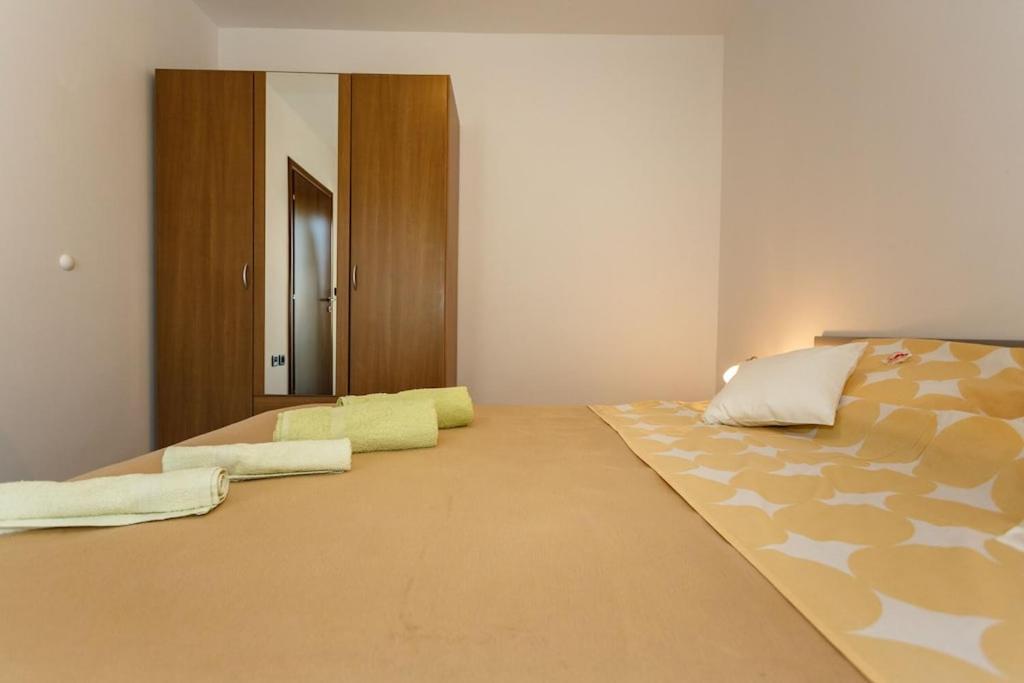 Premium Apartment Near Center And Beach With Parking Đảo Krk Ngoại thất bức ảnh